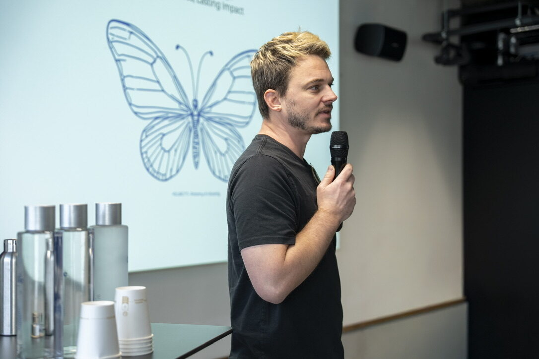 Raphael Hombroeck presenting his work